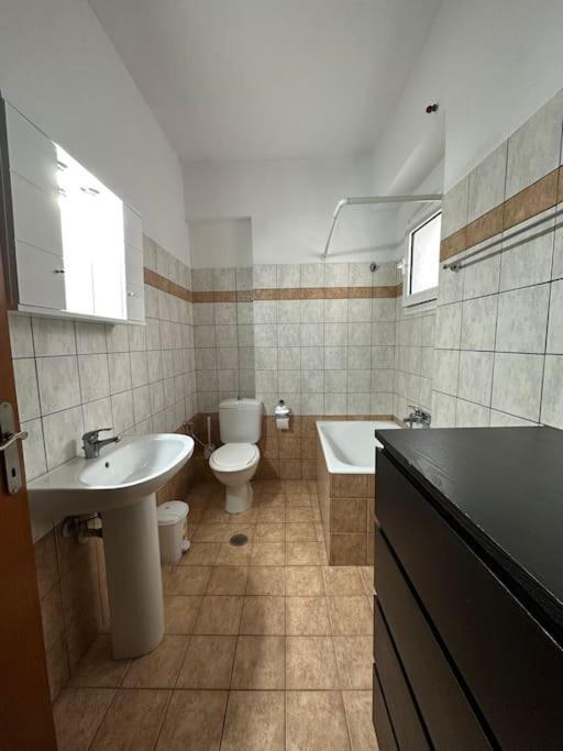 Central Appartment3 With Parking ลาริซา ภายนอก รูปภาพ